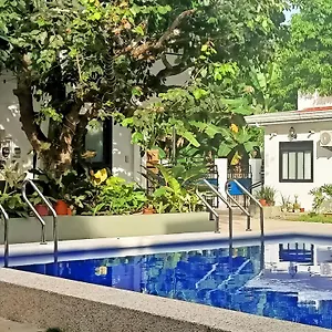 Alona Whitehouses **** Panglao